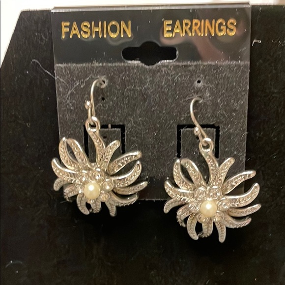 Silver tone Floral Starburst Dangle Earrings - Picture 1 of 3